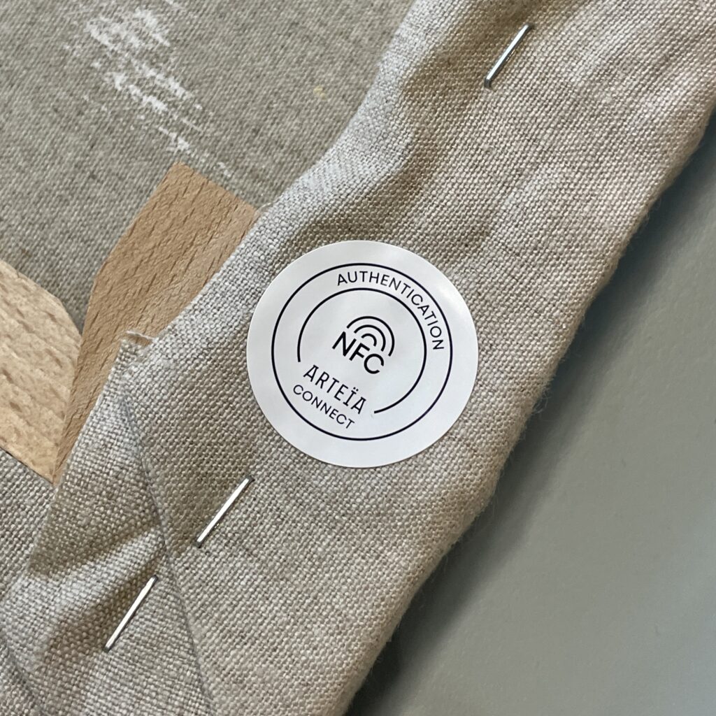 Arteïa - Passeport numérique sous forme de puce NFC